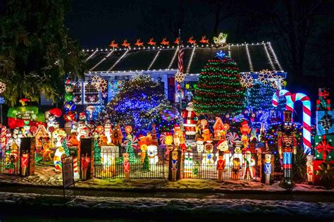 Bucks County Christmas Lights Displays to See (2025) - Guide to Philly