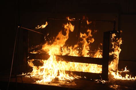 Science Experiments Fire Trick 的图像结果