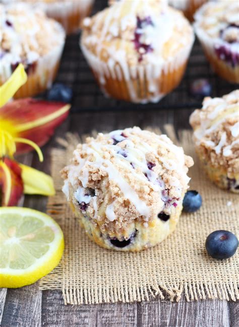 Blueberry Lemon Muffins With Crumb Topping | 3 Yummy Tummies