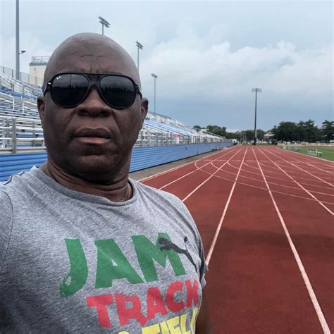 track site:https://www.facebook.com/ 的图像结果