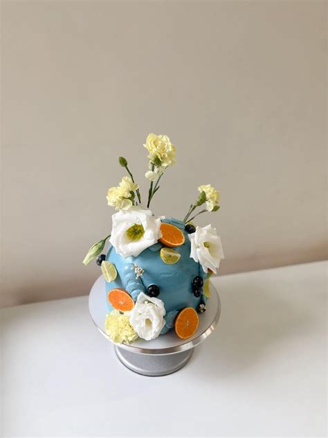 Dome & Eustoma Cake – Bobo Cakery