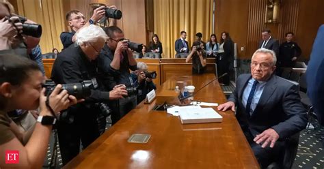 RFK. Jr's family members say he is a 'threat' to Americans' health and ...