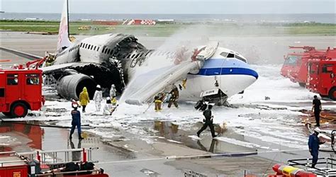 历史上的今天2007年8月20日上午发生中华航空120号班机空难|爆炸|飞机_新浪新闻