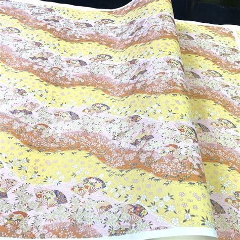 友禅和紙 波に扇 桜と小菊 明るい黄色 大判 菊判 約63x93cm 千代紙 | 森田和紙オンラインショップ《倭紙の店》