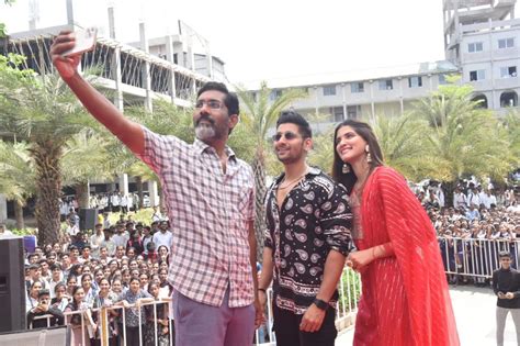 DYPCET Marathi film industry star cast Nagraj Manjule, Akash Thosar ...