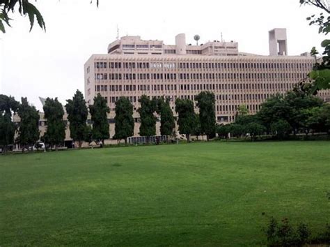 IIT Delhi appoints Prof. Rangan Banerjee its new director [details ...
