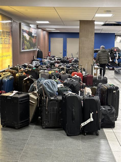YYC Airport tonight, the morning of the 25th of December. : r/Calgary