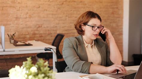 What Is a Nuclear Medicine Technologist? Duties, Salary & More