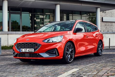 2019 Ford Focus ST Wagon Introduced With EcoBlue, EcoBoost Engine Options - autoevolution
