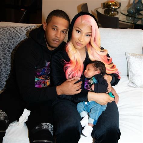 Nicki Minaj shares pregnancy photos in new Gag City Reloaded album ...