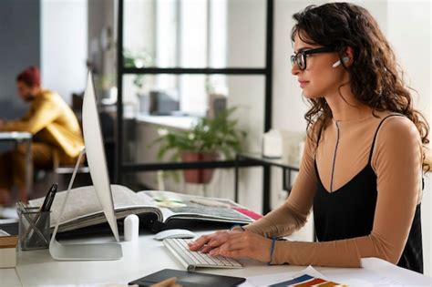 Interior Designer at Work 的图像结果