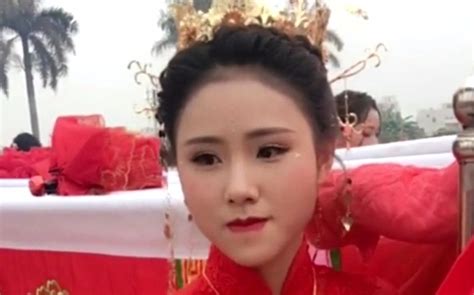 潮汕农村民俗活动年轻人争着参加，女孩子比网红还漂亮，传统还在_哔哩哔哩_bilibili