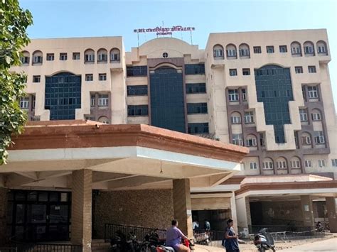 Delay in demolition of dilapidated 7-storey Sir Takhtsinhji Hospital ...