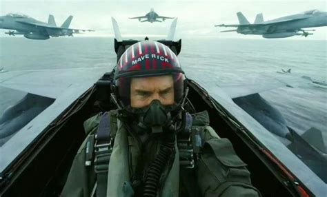 Watch Tom Cruise Fly A Real Fighter Jet In 'Top Gun: Maverick' BTS ...