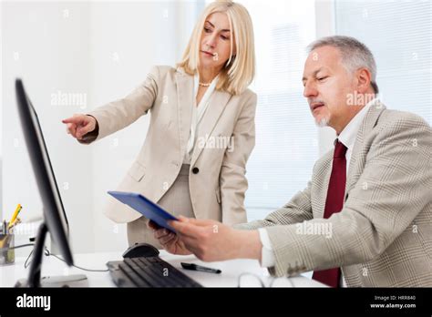 Business People Worker Pic 的图像结果