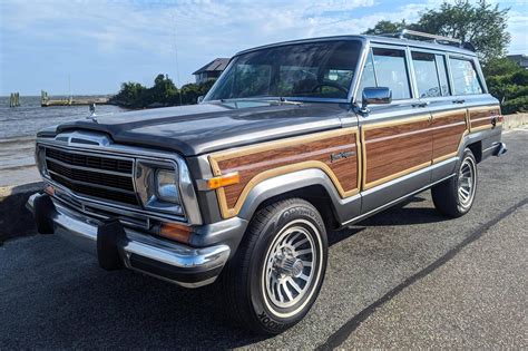 1990 Jeep Grand Wagoneer for Sale - Cars & Bids