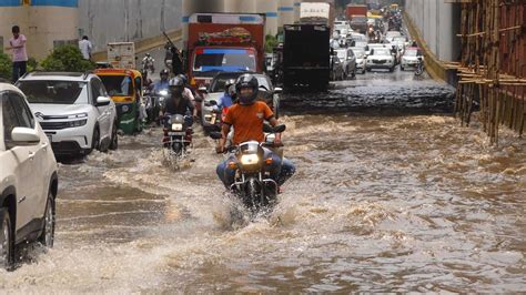 Weather Today: केरल-कर्नाटक में 3 दिनों तक तेज बारिश का अलर्ट, जानें ...