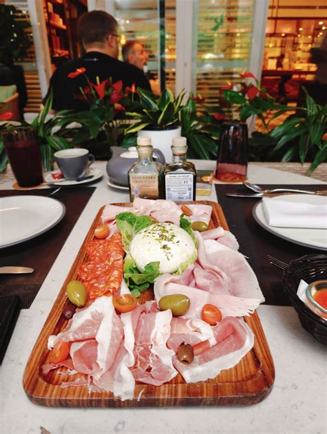 Waterfall Ristorante Italiano Dinner | Chiefeater.com