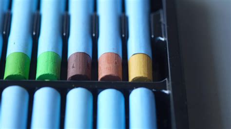Using Oil Pastels Sticks 的图像结果