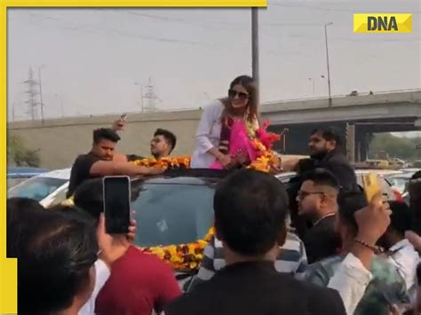 Former BB16 contestant Archana Gautam mobbed at Meerut road show ...