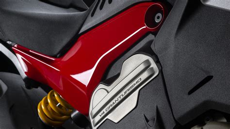 Design Diavel V4: The unmistakable Diavel signature