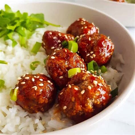 Spicy Honey Sriracha Meatballs - Hint of Healthy