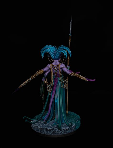 Закончила следующий по очереди юнит своей армии - Shalaxi Helbane ...