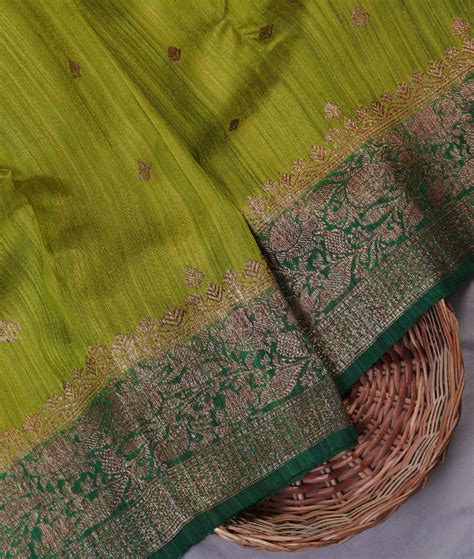 Buy Yellowish Green Banaras Tussar Saree T446589