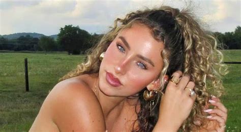 Will Levis' Ex-Girlfriend Gia Duddy Is Going Viral After Posting Photos In Her Brown Yoga ...