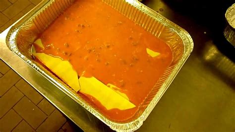 Come Cucinare la Lasagna al Forno con Ragù e Besciamella  