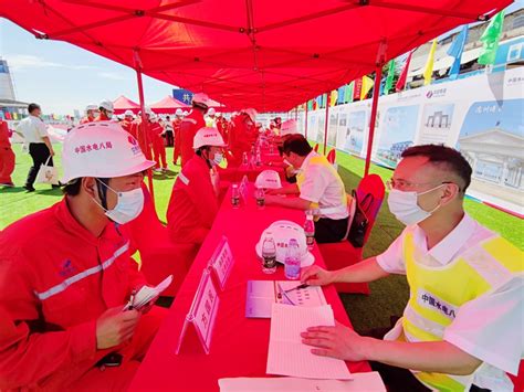 中国水利水电第八工程局有限公司 图片新闻 工程局安全生产宣传咨询日活动在岳阳举办