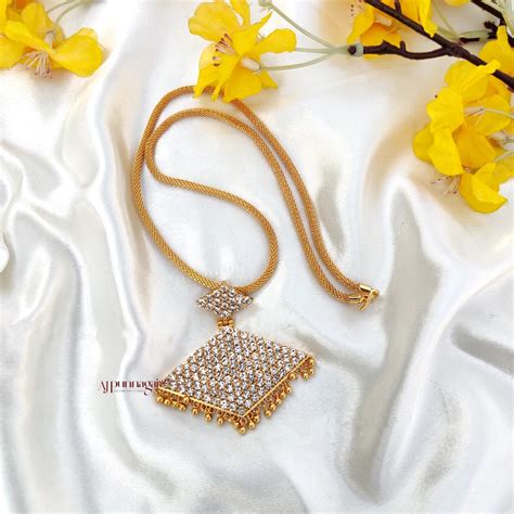 Stylish and Attractive Pathakam Pendant Chain - white – AJ Punnagai