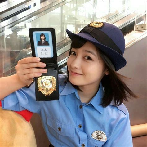 a1933d3b.jpg 1,200×1,200ピクセル | 女性警察官, 橋本環奈, 水着 かわいい