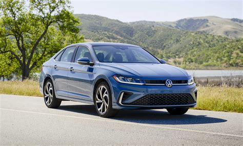 2025 Volkswagen Jetta: First Look - autoNXT.net