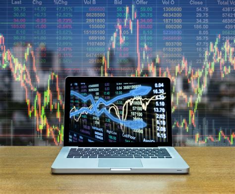 商业股票数据图片素材-笔记本电脑上手机显示商业股票数据创意CG-jpg格式-未来素材下载