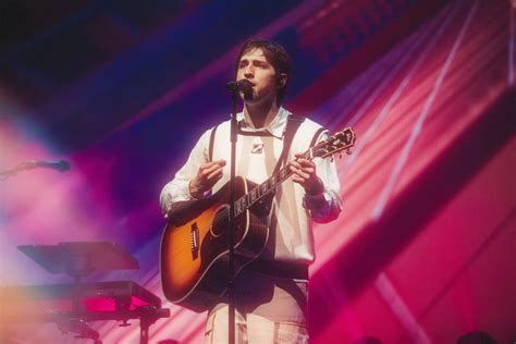 Fundo Do Mundo De Porter Robinson Porter Robinson