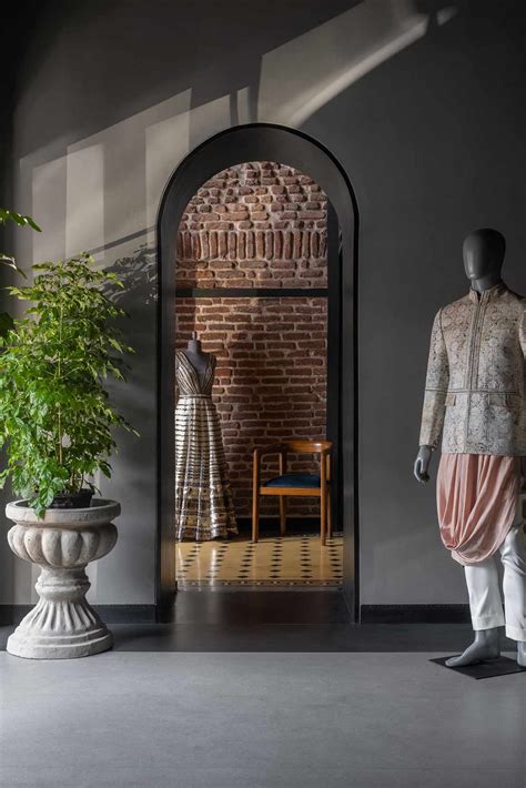 Shantnu & Nikhil's New Couture Store Is An Homage To Vintage India ...