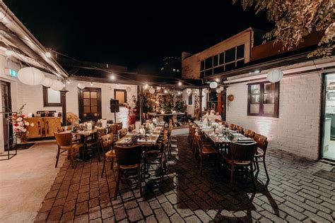 TGIF Live Music in the Courtyard - Davina & Che , 10 Clarendon St ...