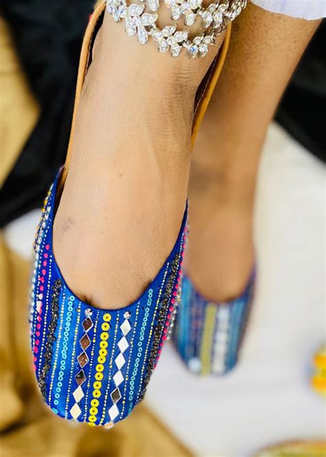 Get Multicoloured & Mirror Work Detail Two-Tone Juttis at ₹ 2599 | LBB Shop