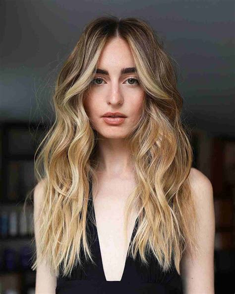 Layered Wavy Hair