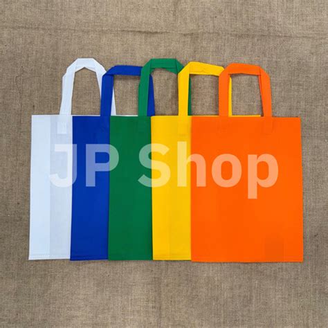 Jual Tas Spunbond 20x26x8 cm Tas Belanja Goodie Bag Polos Berwarna ...