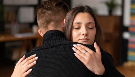 7 Ways To Be Emotionally Available So You Can Be Happy and Find Love ...