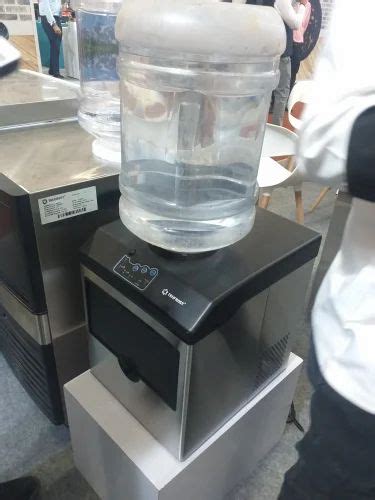 Ice Cube Making Machine - Commercial Ice Cube Making Machine Trader ...