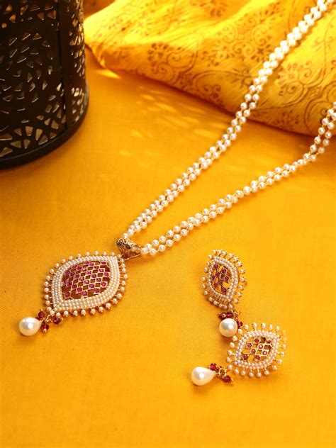 Best Place to buy online necklaces and Jewellery Sets | Priyaasi