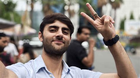 Motorola Razr 60 Ultra Review: Smarter, Better And Not Just Riding The ...