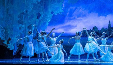 The Joffrey Ballet’s Lavish ‘Nutcracker’ Lights Up the Lyric Opera ...