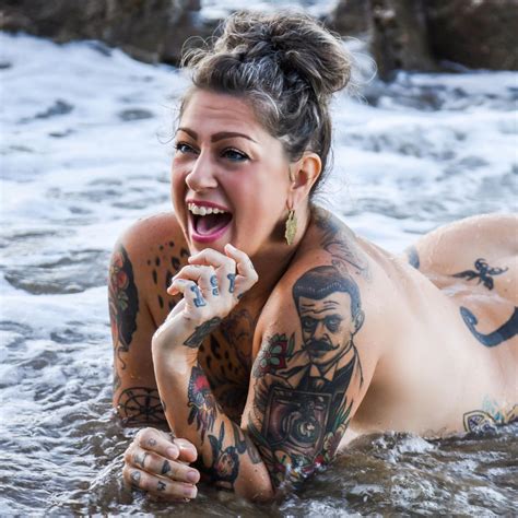American Pickers' Danielle Colby shows off her full stomach tattoo in ...