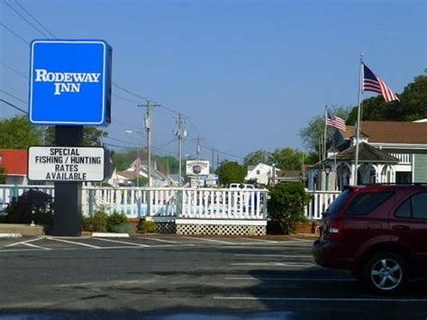 ATLANTIC SHORES INN & SUITES (Chincoteague Island) - Hotel Reviews ...