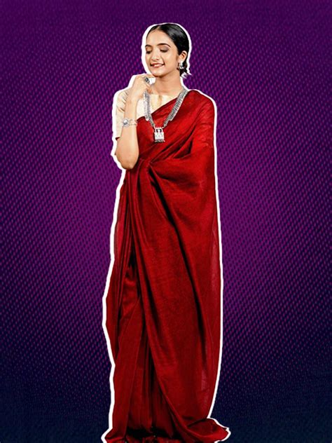 5 Beautiful Contrast Blouse Designs To Pair With A Maroon Saree: HZ ...