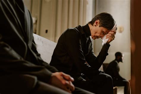 Grieving vs. Mourning: A Comprehensive Guide to Understanding Loss and ...